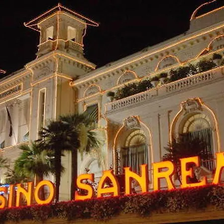 With One Bedroom In 5 Km From The Beach アパート